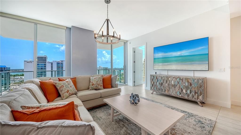 For Sale: $1,499,000 (2 beds, 2 baths, 1578 Square Feet)