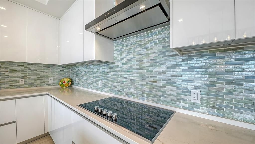 For Sale: $1,499,000 (2 beds, 2 baths, 1578 Square Feet)