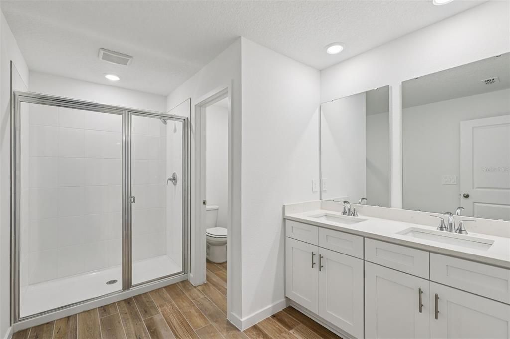 En Venta: $318,990 (4 camas, 3 baños, 1842 Pies cuadrados)