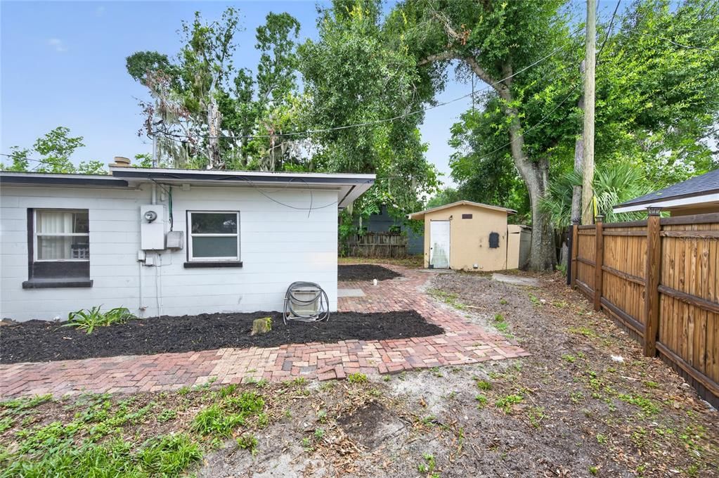 For Sale: $239,900 (4 beds, 2 baths, 1320 Square Feet)