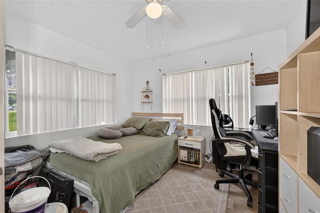 For Sale: $239,900 (4 beds, 2 baths, 1320 Square Feet)