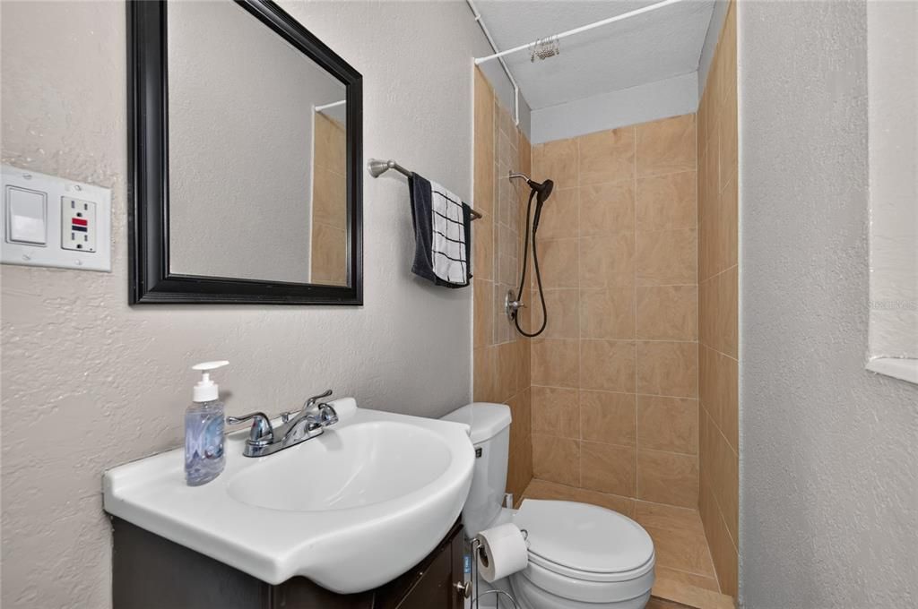 For Sale: $239,900 (4 beds, 2 baths, 1320 Square Feet)