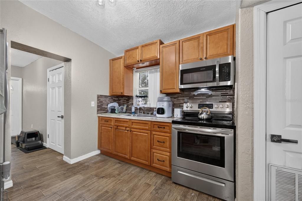 For Sale: $239,900 (4 beds, 2 baths, 1320 Square Feet)