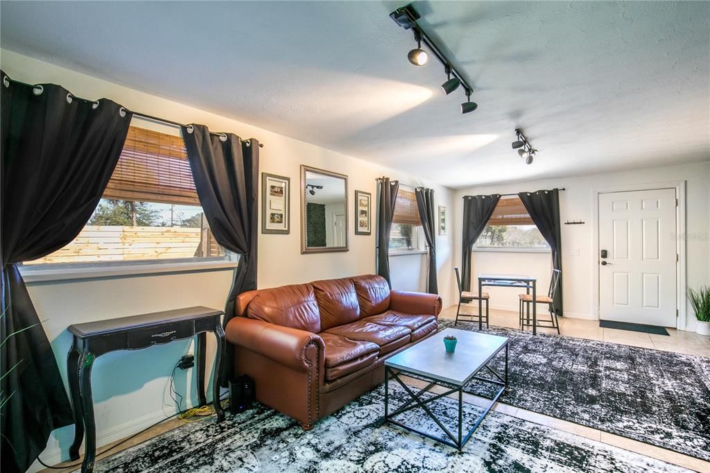 For Sale: $650,000 (2 beds, 0 baths, 1277 Square Feet)