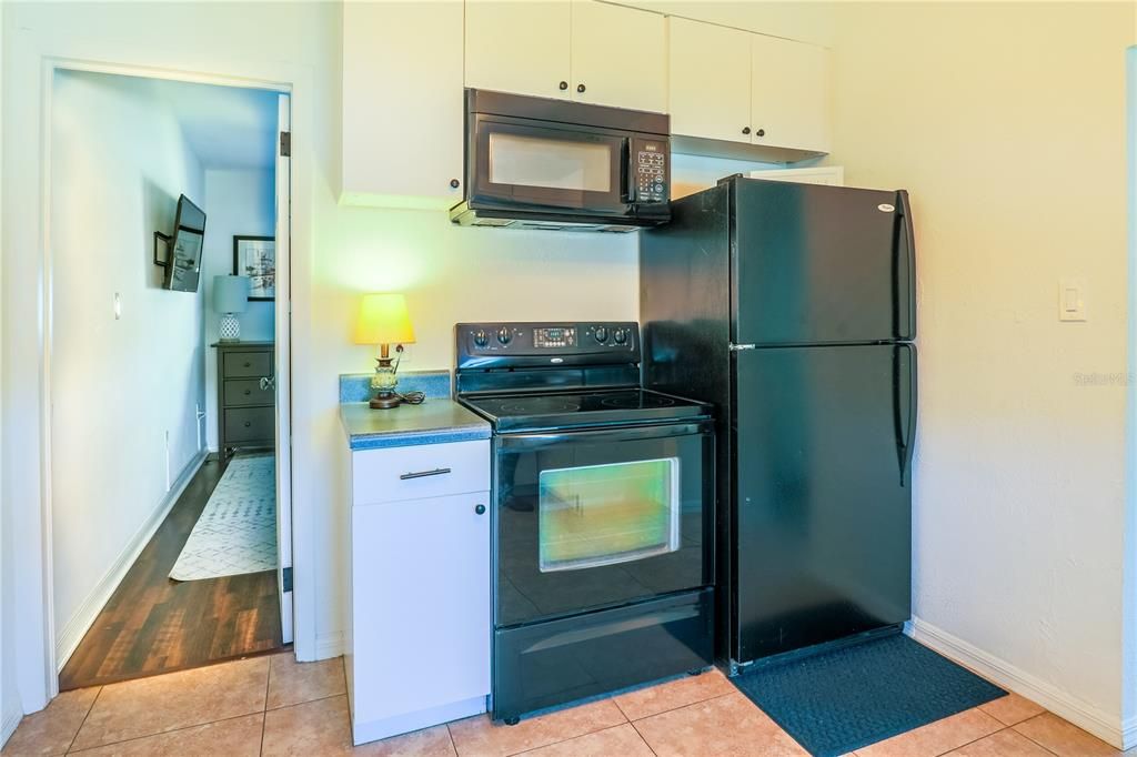 For Sale: $650,000 (2 beds, 0 baths, 1277 Square Feet)