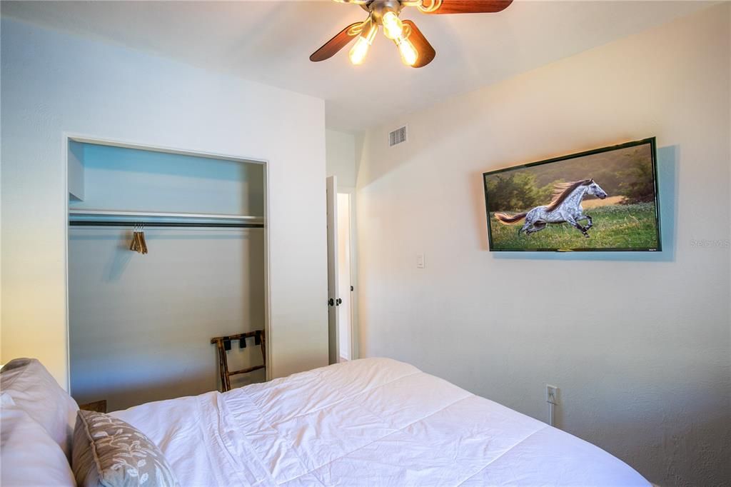 For Sale: $650,000 (2 beds, 0 baths, 1277 Square Feet)