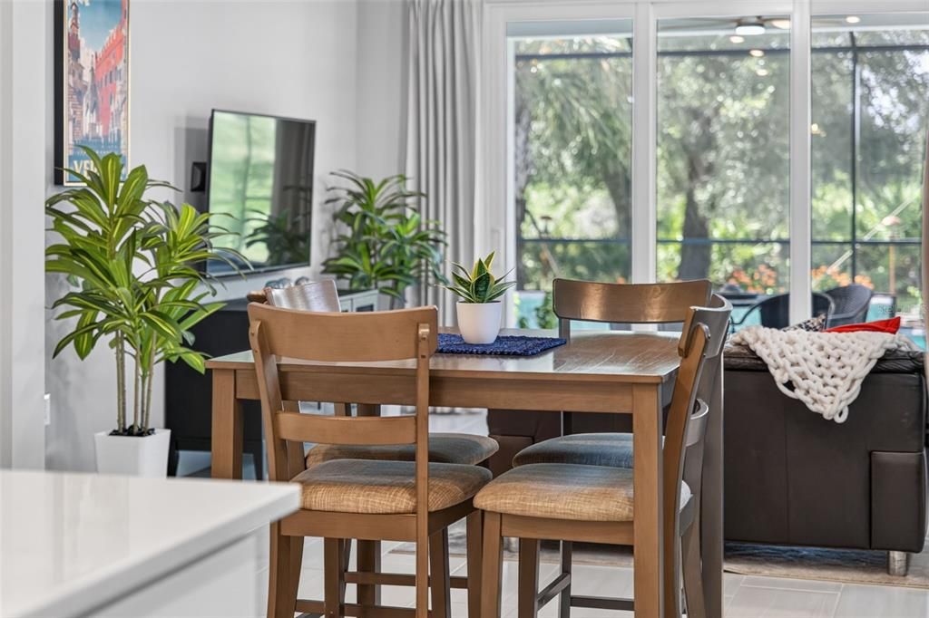 En Venta: $575,000 (2 camas, 2 baños, 1405 Pies cuadrados)