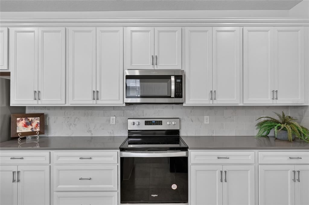 For Sale: $339,585 (2 beds, 2 baths, 1656 Square Feet)