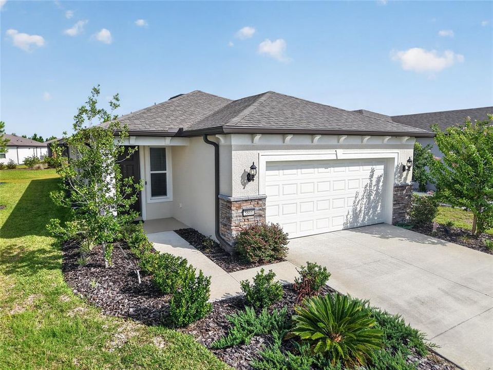 For Sale: $339,585 (2 beds, 2 baths, 1656 Square Feet)