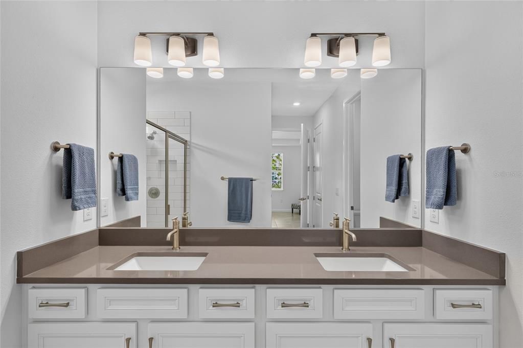 For Sale: $339,585 (2 beds, 2 baths, 1656 Square Feet)