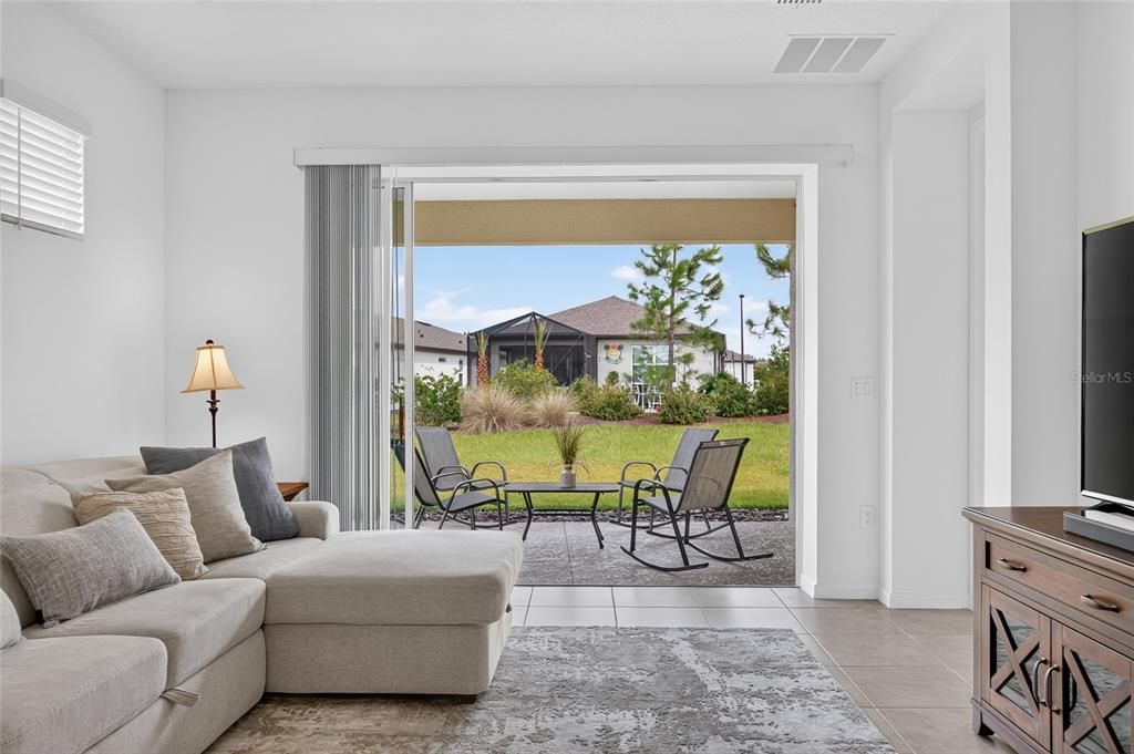 For Sale: $339,585 (2 beds, 2 baths, 1656 Square Feet)