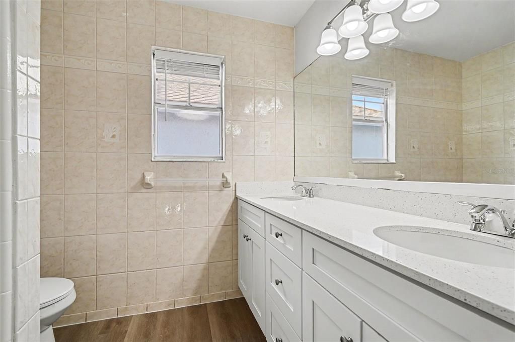 На продажу: $389,900 (4 спален, 2 ванн, 1760 Квадратных фут)