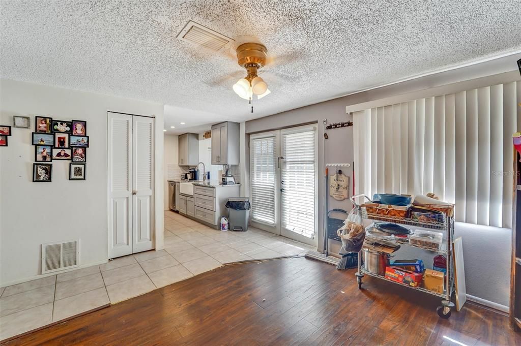 En Venta: $209,900 (2 camas, 2 baños, 1274 Pies cuadrados)