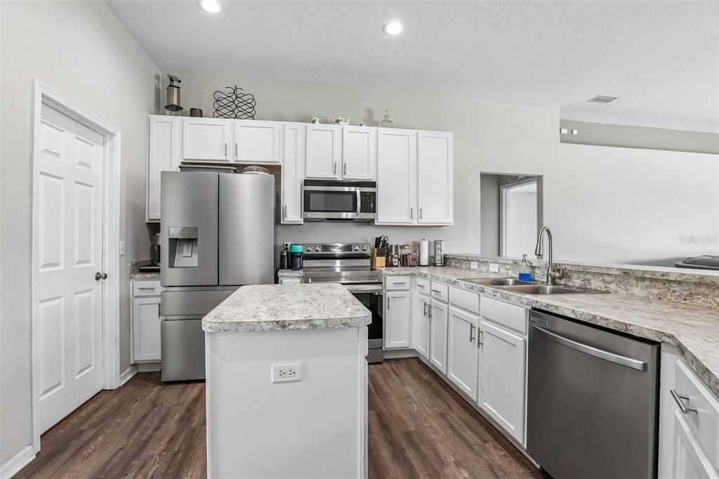 For Sale: $540,000 (4 beds, 3 baths, 2467 Square Feet)