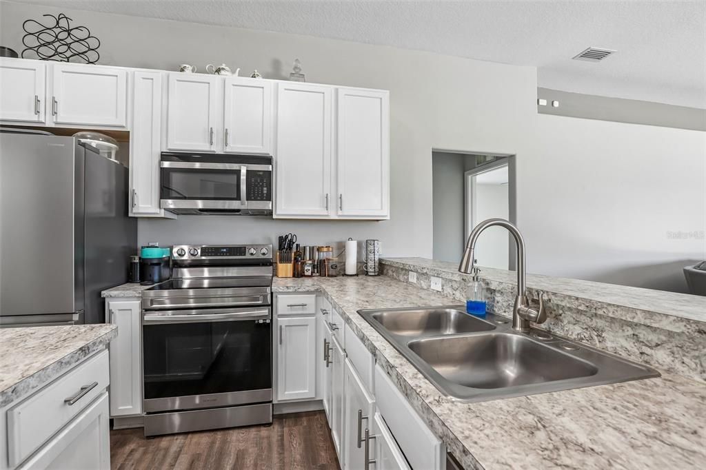 For Sale: $540,000 (4 beds, 3 baths, 2467 Square Feet)