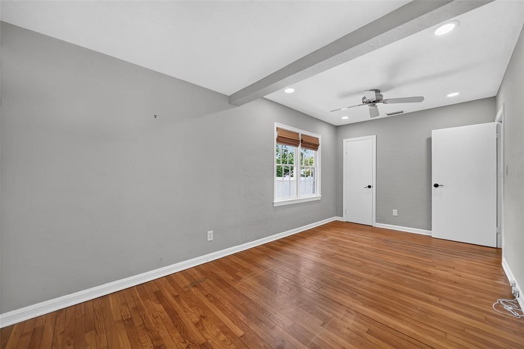 В аренду: $2,600 (2 спален, 2 ванн, 1061 Квадратных фут)