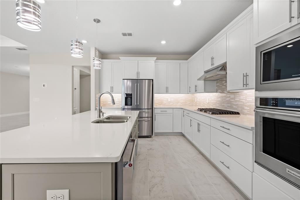 For Sale: $699,000 (4 beds, 3 baths, 2743 Square Feet)