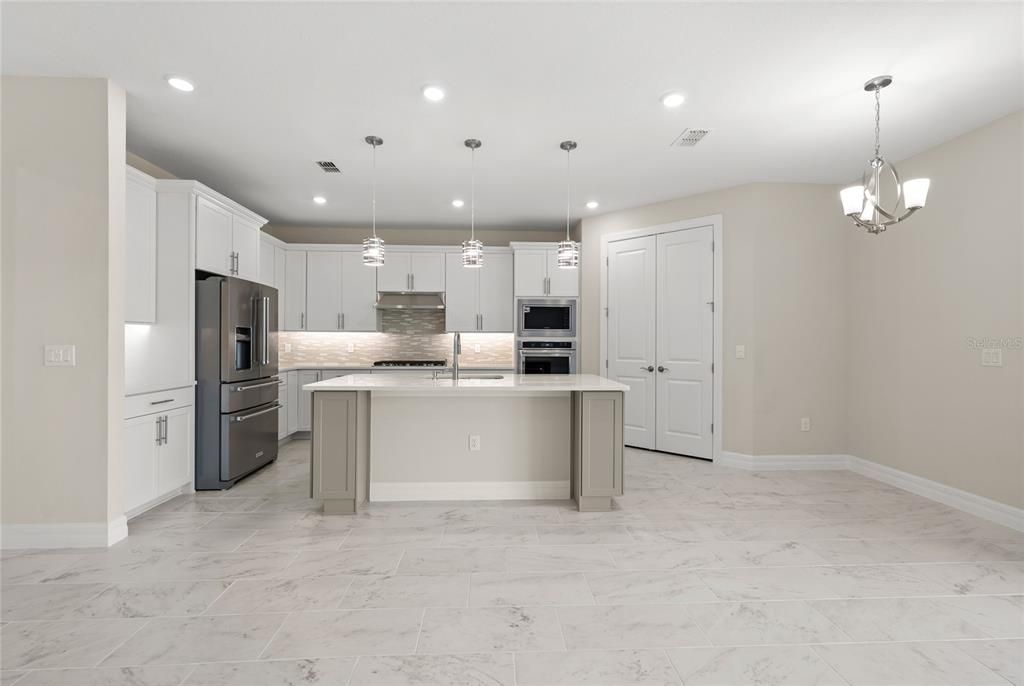 For Sale: $699,000 (4 beds, 3 baths, 2743 Square Feet)
