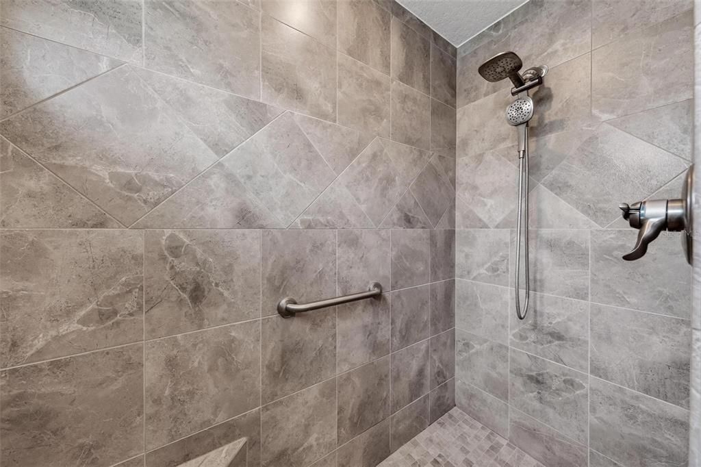 Activo con contrato: $399,000 (3 camas, 2 baños, 1569 Pies cuadrados)