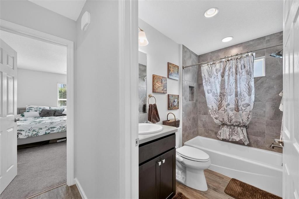 Activo con contrato: $399,000 (3 camas, 2 baños, 1569 Pies cuadrados)
