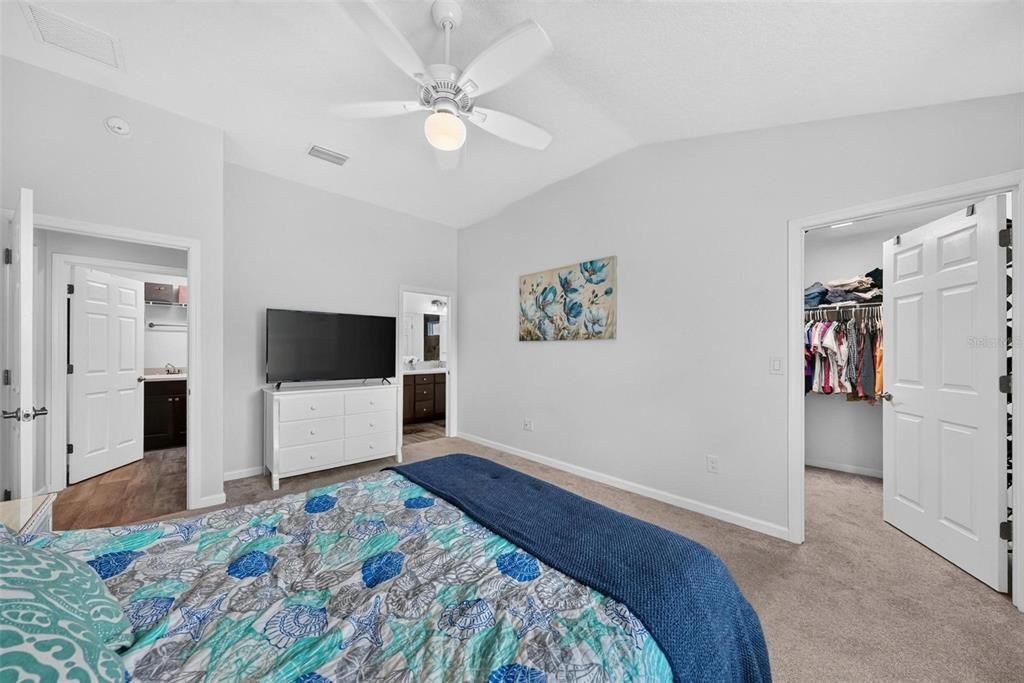 Activo con contrato: $399,000 (3 camas, 2 baños, 1569 Pies cuadrados)