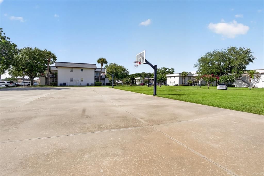 For Rent: $1,895 (2 beds, 2 baths, 918 Square Feet)