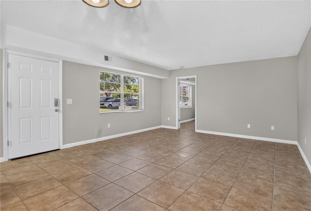 For Rent: $1,895 (2 beds, 2 baths, 918 Square Feet)