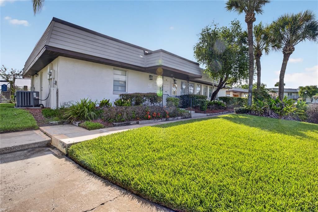 For Rent: $1,895 (2 beds, 2 baths, 918 Square Feet)