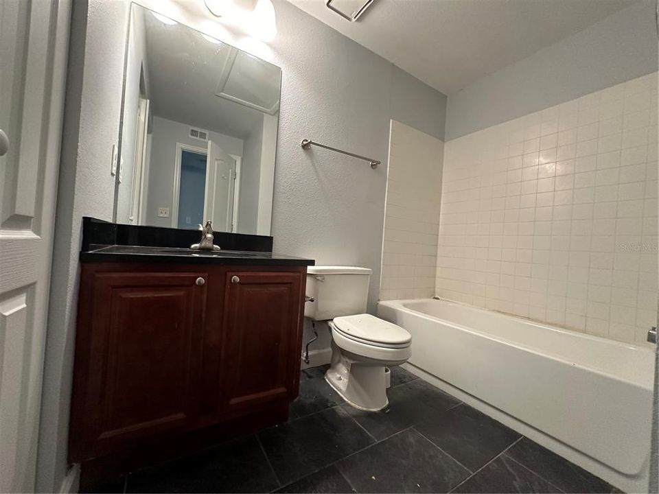 В аренду: $1,700 (3 спален, 2 ванн, 993 Квадратных фут)