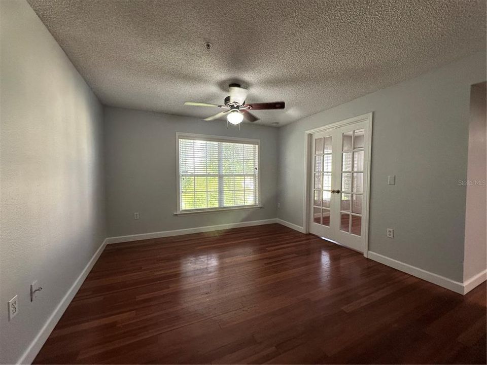 В аренду: $1,700 (3 спален, 2 ванн, 993 Квадратных фут)