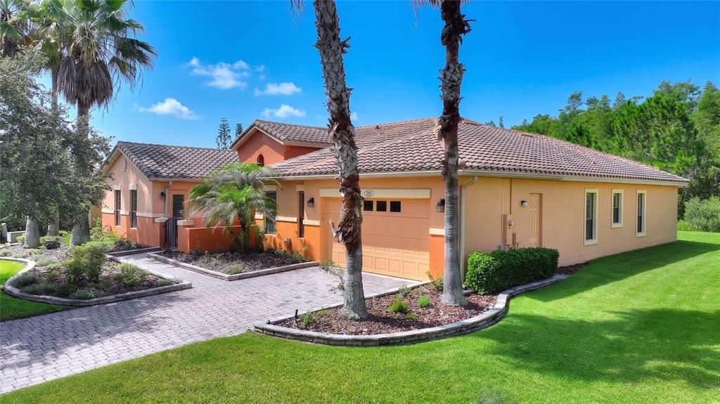 En Venta: $569,000 (4 camas, 3 baños, 3110 Pies cuadrados)