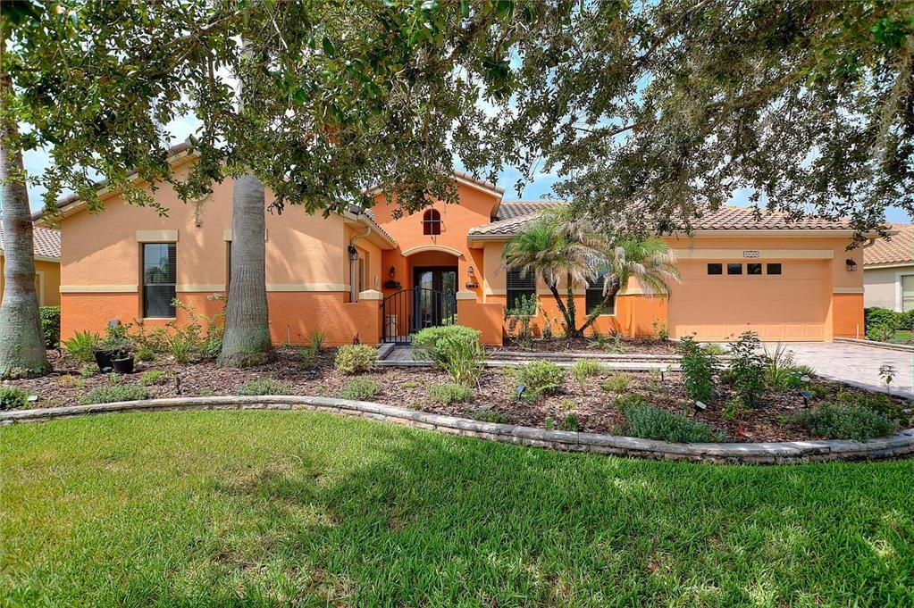 En Venta: $569,000 (4 camas, 3 baños, 3110 Pies cuadrados)