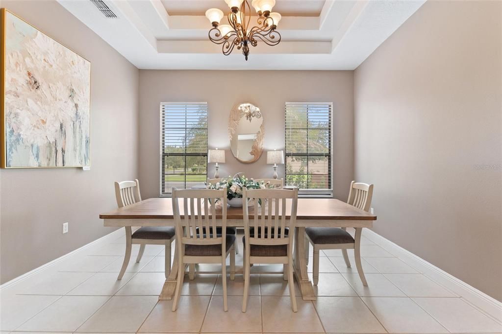 En Venta: $569,000 (4 camas, 3 baños, 3110 Pies cuadrados)