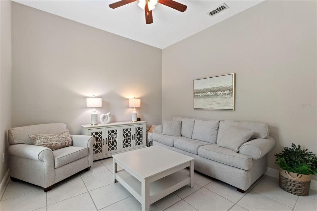 En Venta: $569,000 (4 camas, 3 baños, 3110 Pies cuadrados)