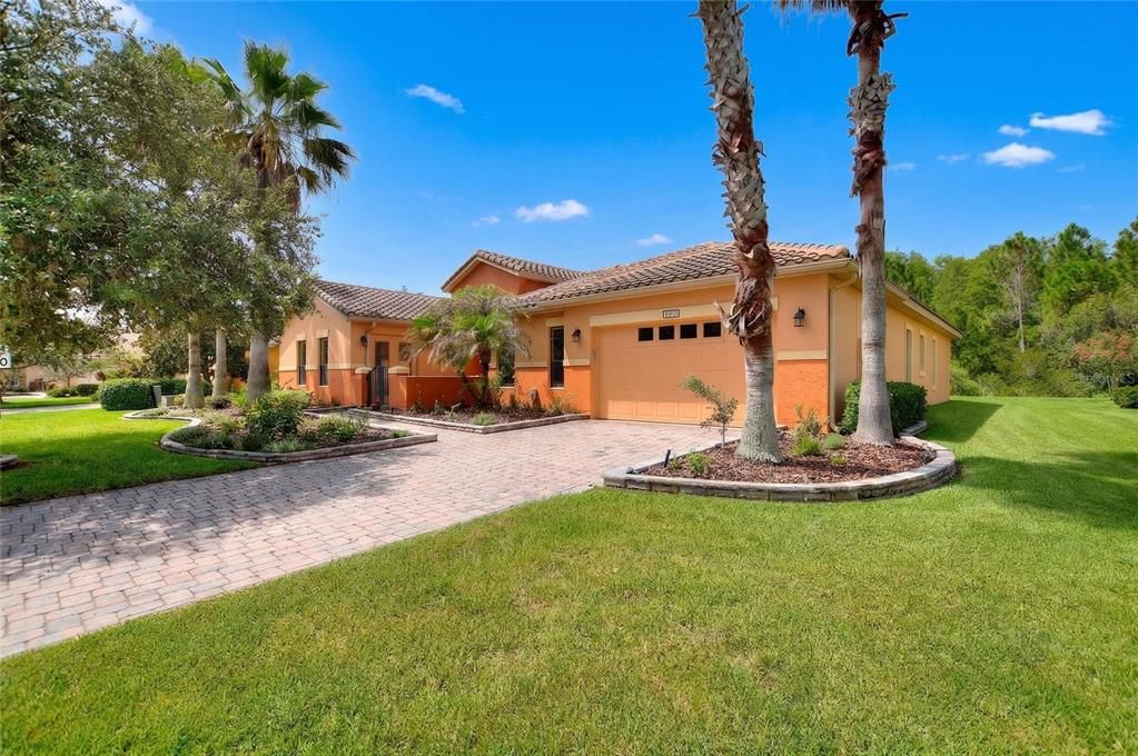 En Venta: $569,000 (4 camas, 3 baños, 3110 Pies cuadrados)
