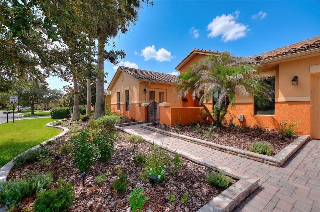 En Venta: $569,000 (4 camas, 3 baños, 3110 Pies cuadrados)