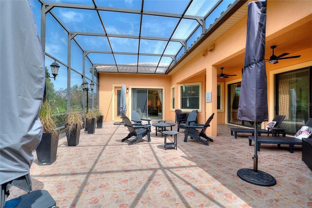 En Venta: $569,000 (4 camas, 3 baños, 3110 Pies cuadrados)