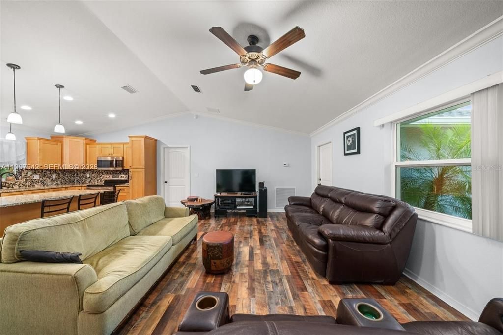 En Venta: $287,999 (3 camas, 2 baños, 1449 Pies cuadrados)