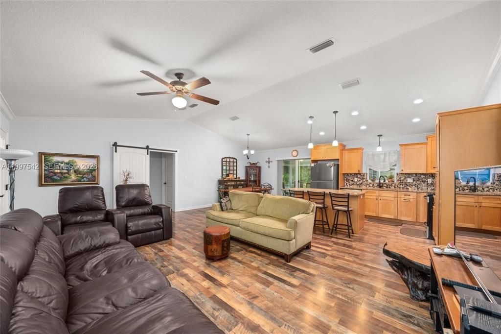En Venta: $287,999 (3 camas, 2 baños, 1449 Pies cuadrados)