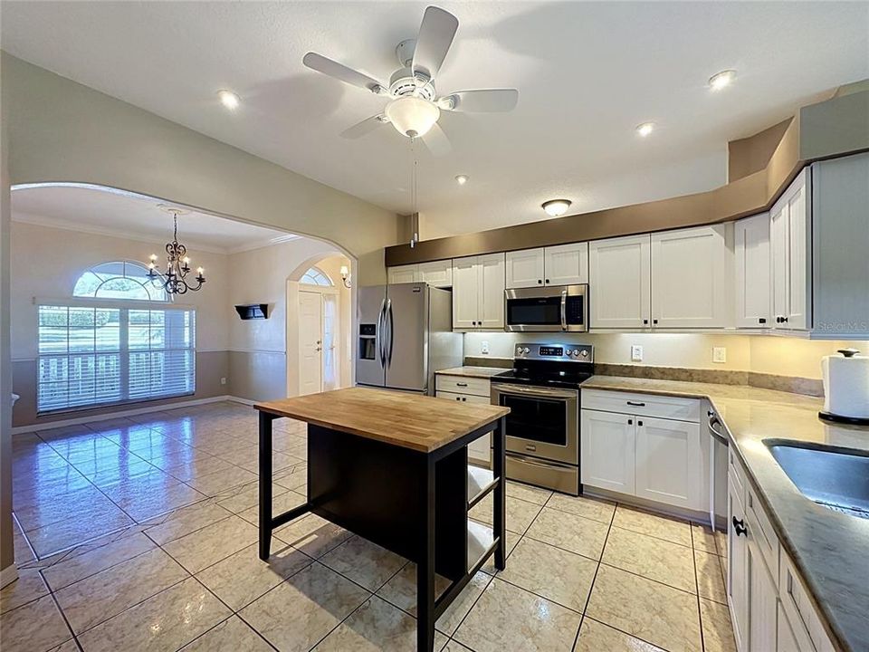 En Venta: $384,000 (3 camas, 2 baños, 1911 Pies cuadrados)