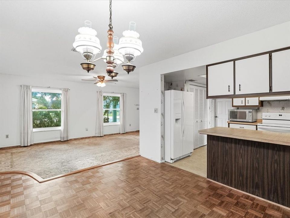 Active With Contract: $200,000 (3 beds, 2 baths, 1420 Square Feet)