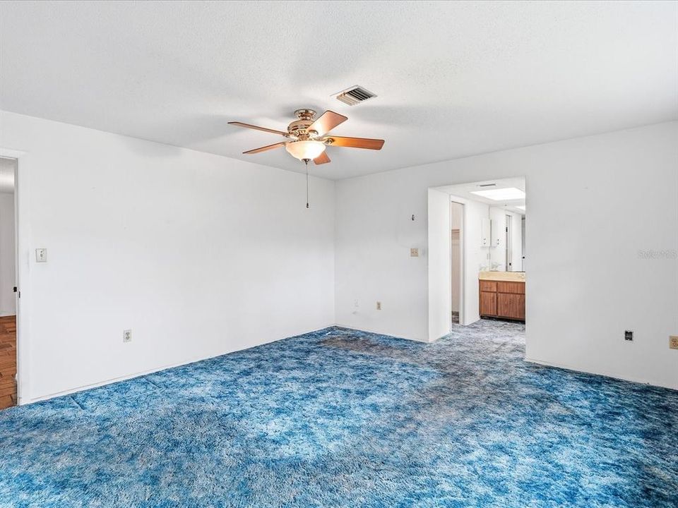 Active With Contract: $200,000 (3 beds, 2 baths, 1420 Square Feet)