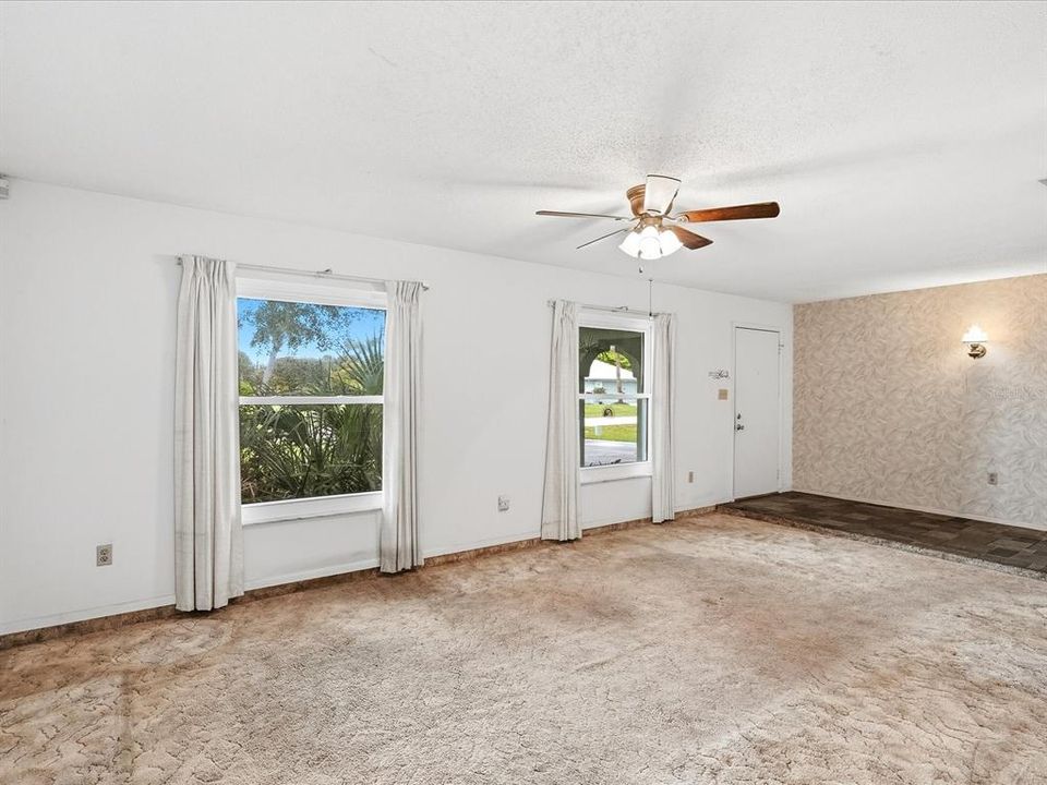 Active With Contract: $200,000 (3 beds, 2 baths, 1420 Square Feet)