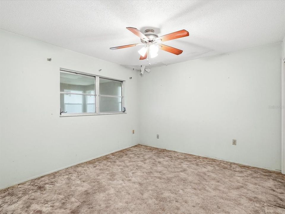 Active With Contract: $200,000 (3 beds, 2 baths, 1420 Square Feet)