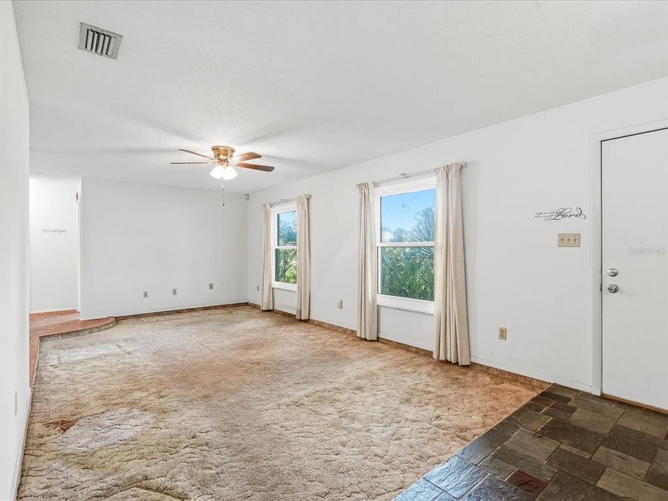Active With Contract: $200,000 (3 beds, 2 baths, 1420 Square Feet)