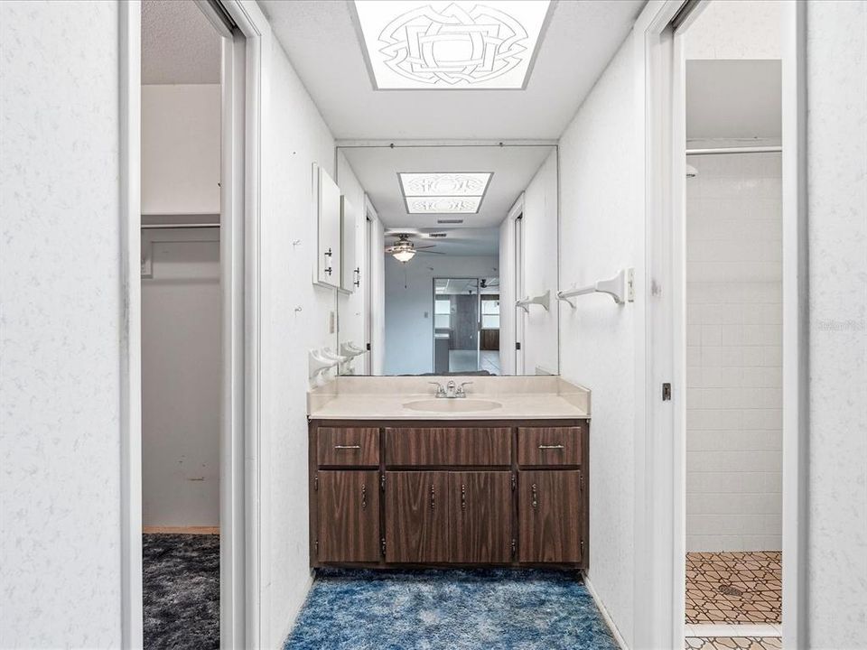 Active With Contract: $200,000 (3 beds, 2 baths, 1420 Square Feet)