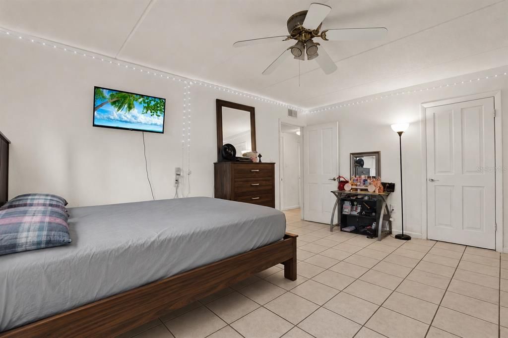 En Venta: $169,999 (2 camas, 1 baños, 950 Pies cuadrados)