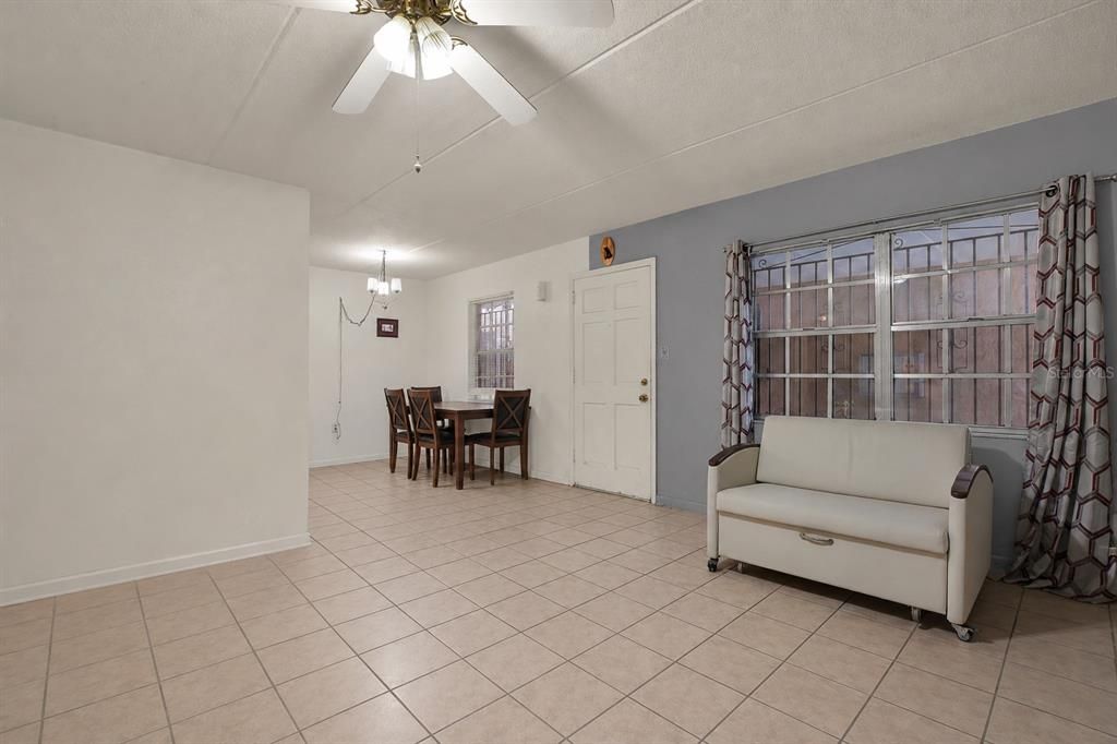 En Venta: $169,999 (2 camas, 1 baños, 950 Pies cuadrados)