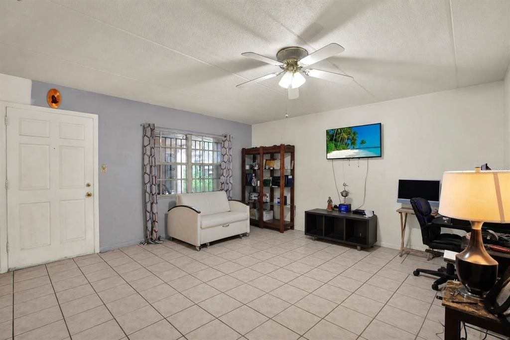 En Venta: $169,999 (2 camas, 1 baños, 950 Pies cuadrados)