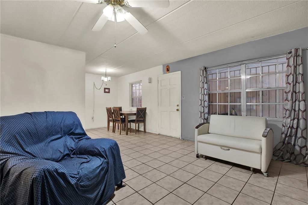 En Venta: $169,999 (2 camas, 1 baños, 950 Pies cuadrados)